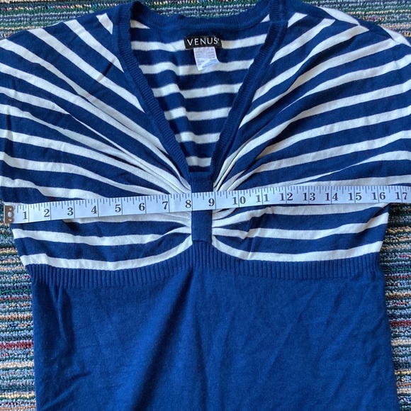 VENUS light sweater material top size M navy vneck - Picture 5 of 6